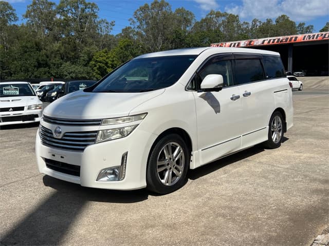 2011 Nissan Elgrand JDM car for sale — photo 10 of 16