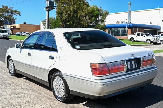 2000 Toyota Crown JDM car for sale — photo 11 of 24