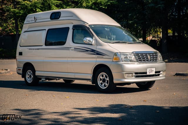 2001 Toyota Grand Hiace JDM car for sale — photo 2 of 25