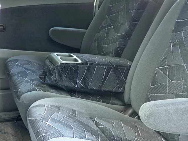 2000 Toyota Estima JDM car for sale — photo 22 of 25