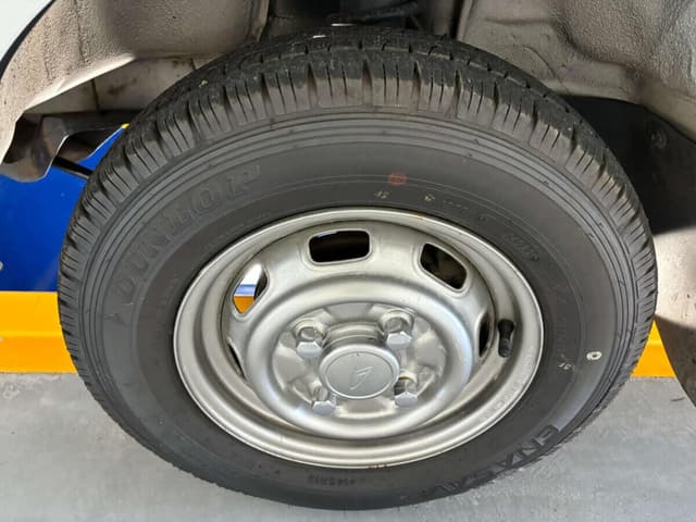 1998 Daihatsu Hijet JDM car for sale — photo 17 of 23