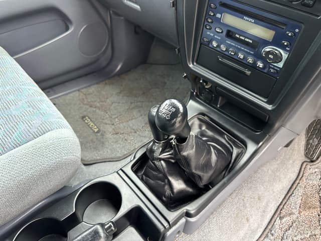 1999 Toyota Hilux Surf JDM car for sale — photo 12 of 20