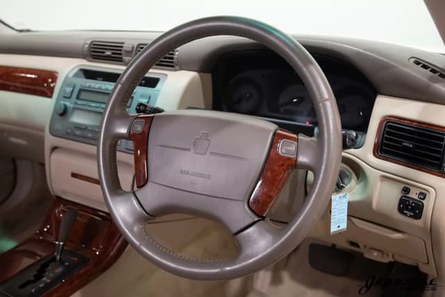 1999 Toyota Crown JDM car for sale — photo 13 of 25