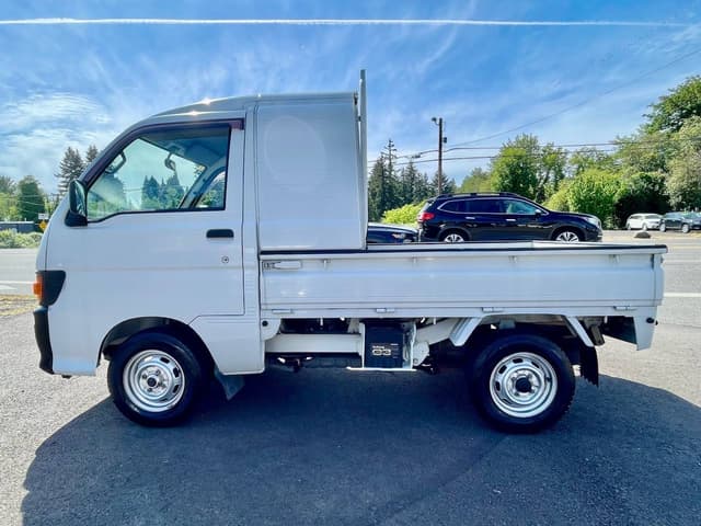 1997 Daihatsu Hijet JDM car for sale — photo 4 of 25