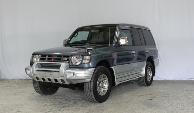 1997 Mitsubishi Pajero JDM car for sale — photo 3 of 23