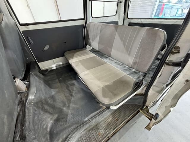 1993 Mitsubishi Minicab JDM car for sale — photo 15 of 25