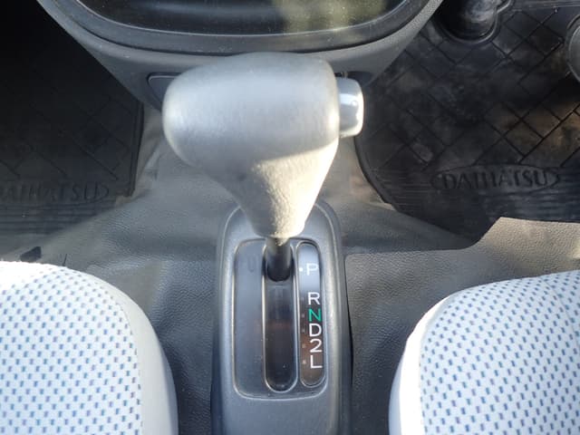 2006 Daihatsu Hijet JDM car for sale — photo 15 of 24