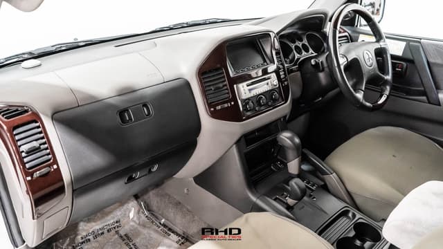 2001 Mitsubishi Pajero JDM car for sale — photo 18 of 25