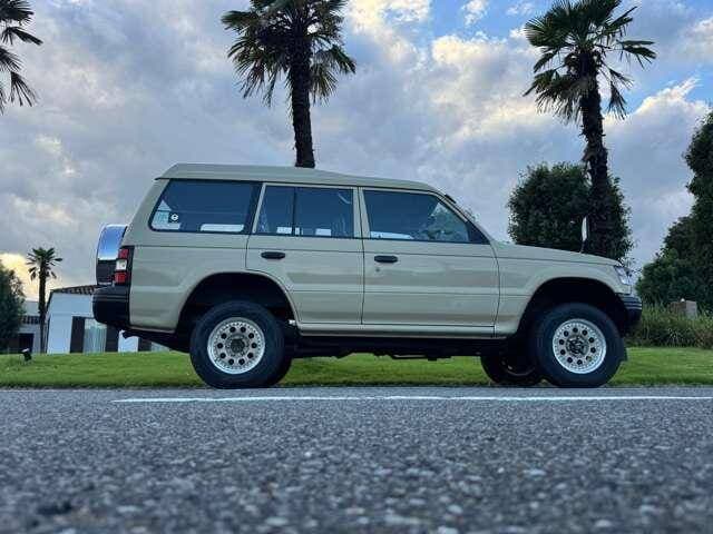 1994 Mitsubishi Pajero JDM car for sale — photo 19 of 20