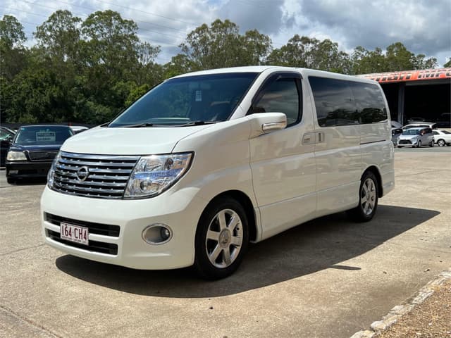 2006 Nissan Elgrand JDM car for sale — photo 10 of 16