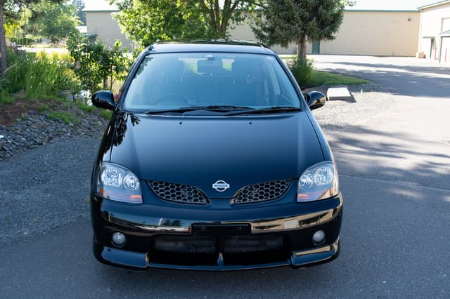 1999 Nissan Tino JDM car for sale — photo 2 of 15
