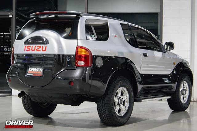 1999 Isuzu JDM car for sale — photo 10 of 25