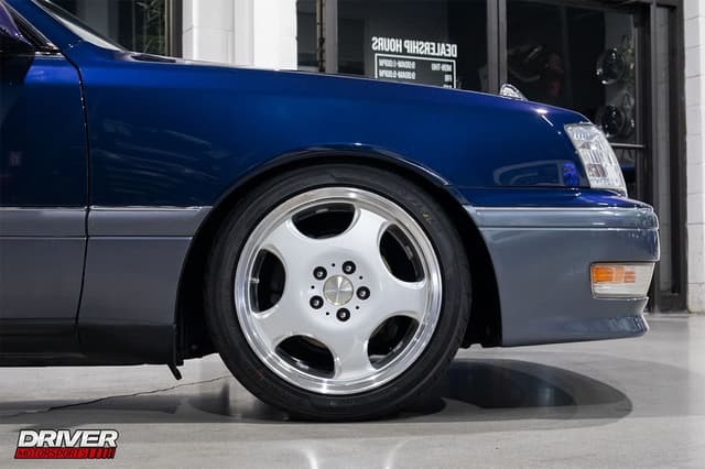 1998 Toyota Crown JDM car for sale — photo 22 of 25