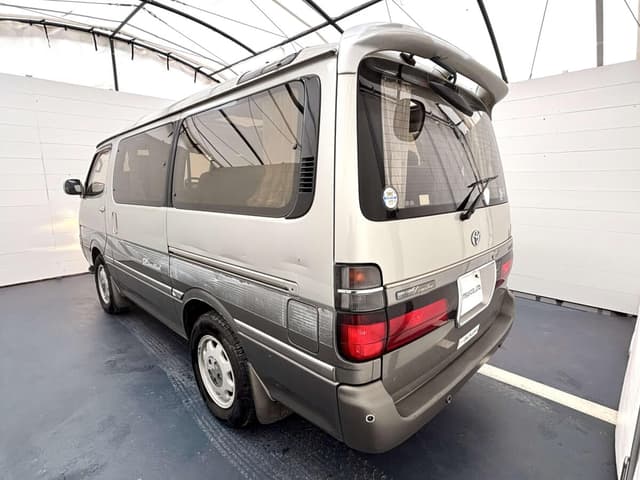 1997 Toyota HiAce JDM car for sale — photo 4 of 25