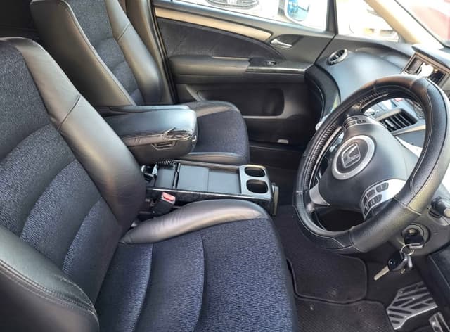 2007 Honda Odyssey JDM car for sale — photo 8 of 13