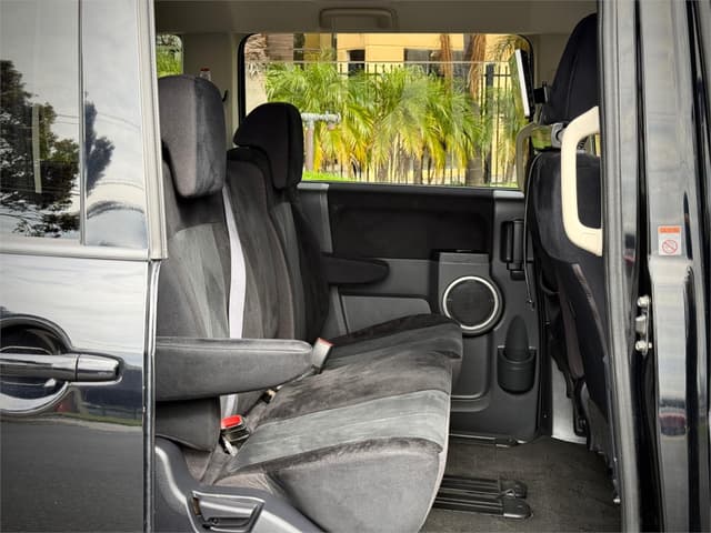 2009 Mitsubishi Delica JDM car for sale — photo 22 of 25