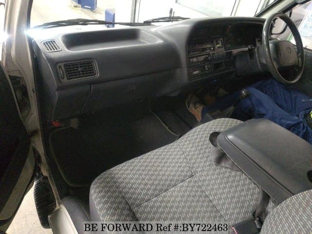 2004 Toyota HiAce JDM car for sale — photo 3 of 6