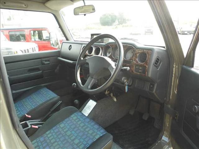 1996 Suzuki Jimny JDM car for sale — photo 3 of 13