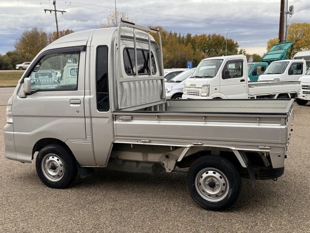 2005 Daihatsu Hijet JDM car for sale — photo 3 of 8