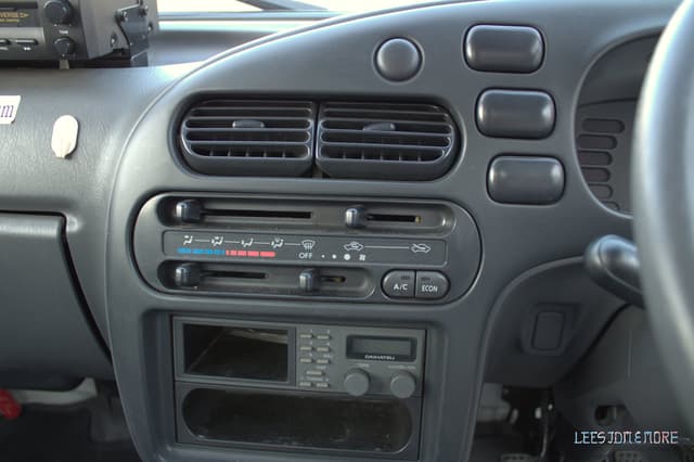1995 Daihatsu Hijet JDM car for sale — photo 8 of 15