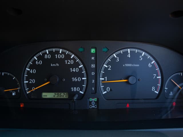 1999 Nissan Elgrand JDM car for sale — photo 15 of 18