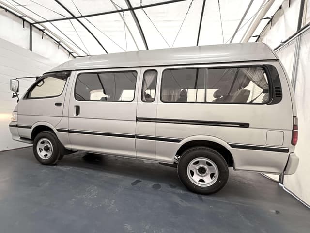 2001 Toyota HiAce JDM car for sale — photo 3 of 25
