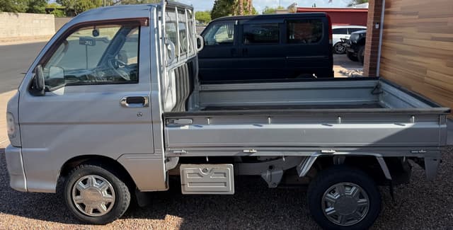 1999 Daihatsu Hijet JDM car for sale — photo 10 of 10
