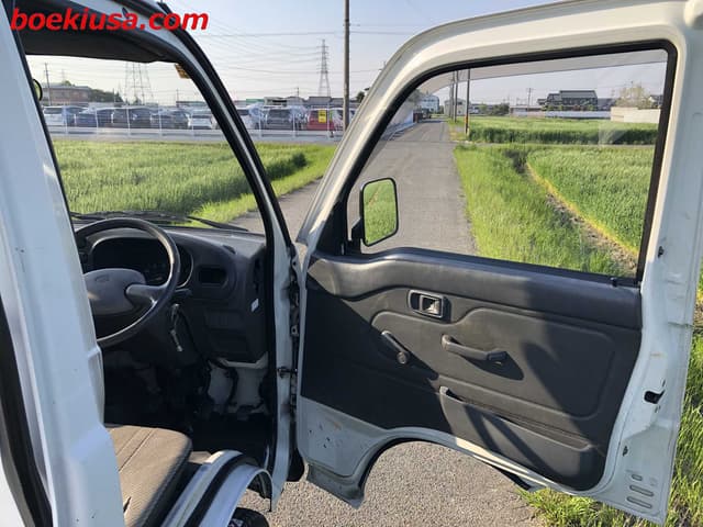 1995 Daihatsu Hijet JDM car for sale — photo 12 of 22