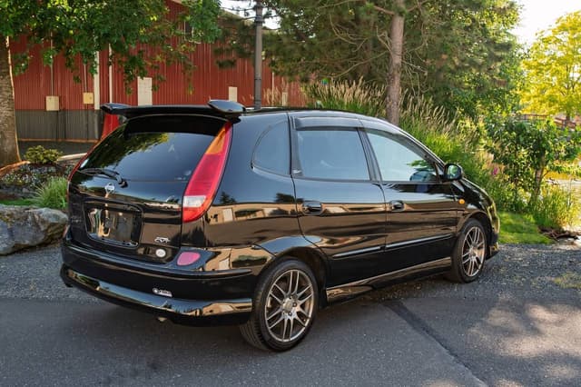 1999 Nissan Tino JDM car for sale — photo 8 of 23