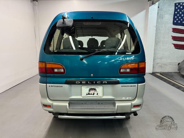 1997 Mitsubishi Delica JDM car for sale — photo 18 of 25