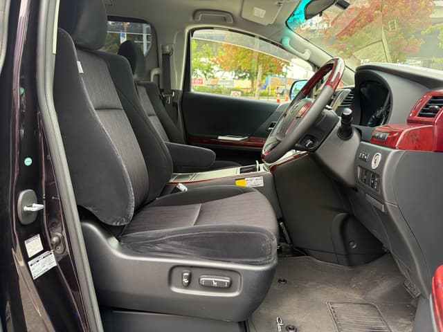 2010 Toyota Vellfire JDM car for sale — photo 16 of 23