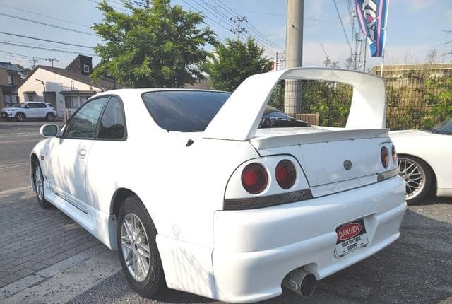 1997 Nissan Skyline JDM car for sale — photo 3 of 6