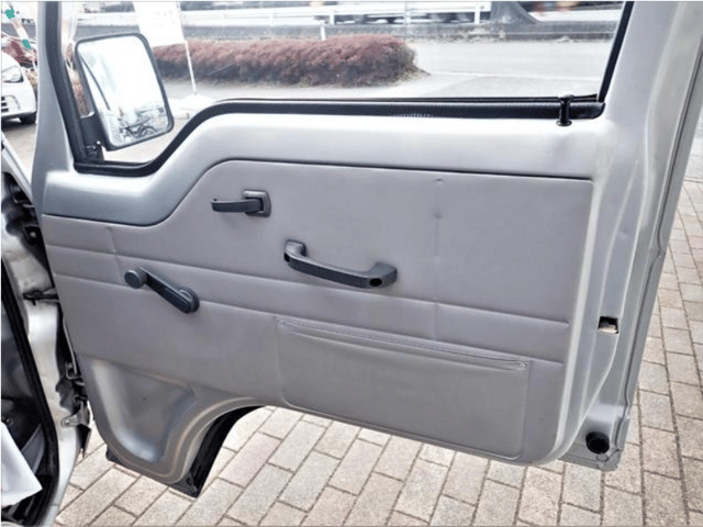 1990 Mitsubishi Minicab JDM car for sale — photo 8 of 17