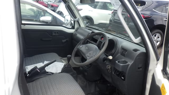 2005 Daihatsu Hijet JDM car for sale — photo 11 of 16