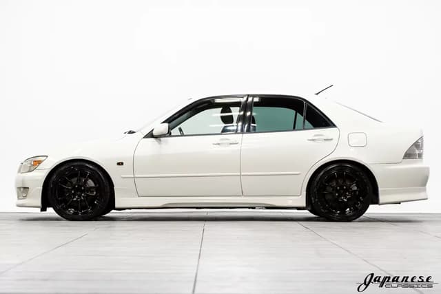 1999 Toyota Altezza JDM car for sale — photo 4 of 25