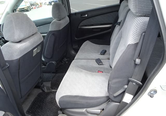 2001 Honda Stream JDM car for sale — photo 4 of 6