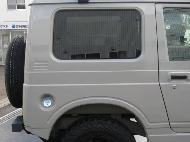 1998 Suzuki Jimny JDM car for sale — photo 18 of 20