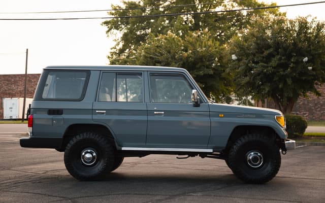 1995 Toyota Land Cruiser JDM car for sale — photo 6 of 17