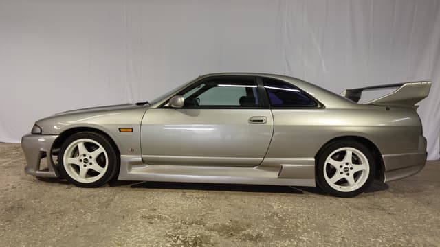 1998 Nissan Skyline JDM car for sale — photo 5 of 9