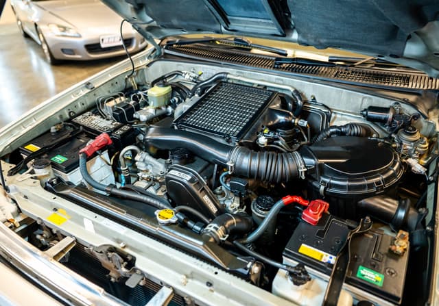 1998 Toyota Hilux Surf JDM car for sale — photo 23 of 24
