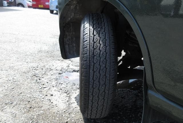 2005 Daihatsu Hijet JDM car for sale — photo 21 of 25