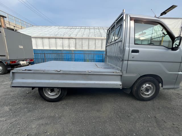2002 Daihatsu Hijet JDM car for sale — photo 8 of 25