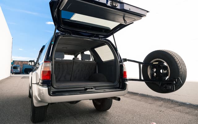 1996 Toyota Hilux Surf JDM car for sale — photo 12 of 14