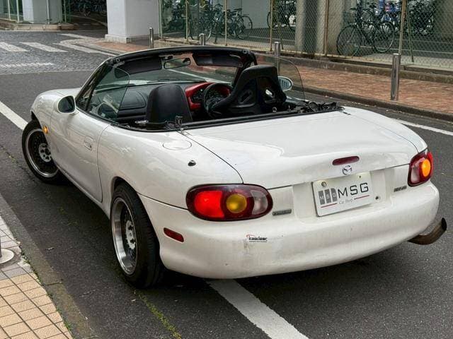 1998 Mazda Roadster (Eunos Roadster / MX-5) JDM car for sale — photo 4 of 9