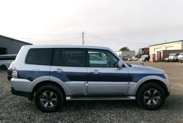 2008 Mitsubishi Pajero JDM car for sale — photo 6 of 25