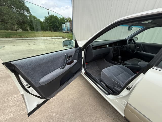 1996 Toyota Crown JDM car for sale — photo 9 of 20