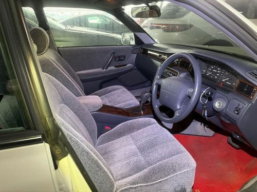 1998 Toyota Crown JDM car for sale — photo 6 of 15