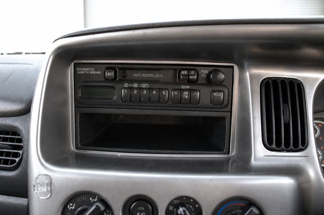 2001 Daihatsu Atrai JDM car for sale — photo 12 of 18