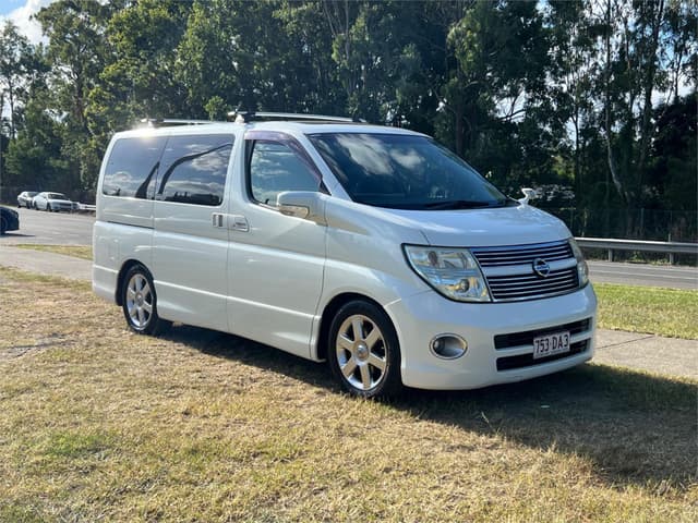2008 Nissan Elgrand JDM car for sale — photo 4 of 16