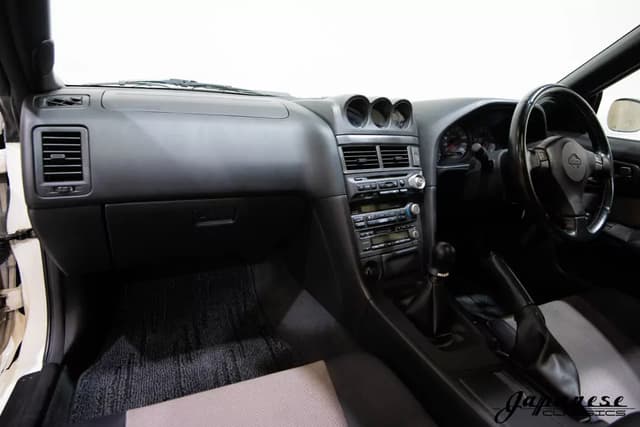 1998 Nissan Skyline JDM car for sale — photo 9 of 25